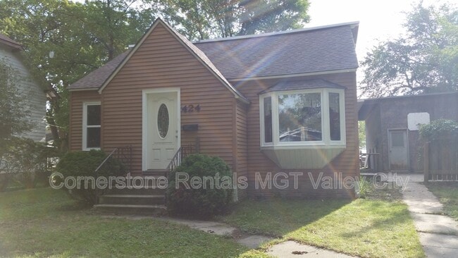 property at 424 6th Ave NE