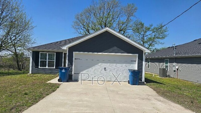 property at 518 S Walnut St