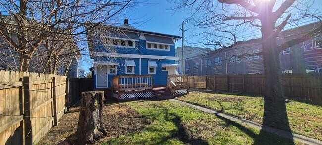 1102 N Oakland Ave, Unit 1bd in Indianapolis, IN - Building Photo - Building Photo