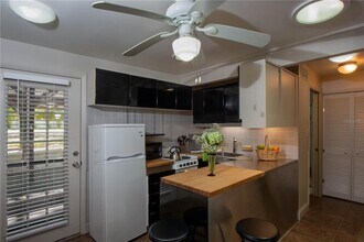 1631 Bonita Ln in Sarasota, FL - Building Photo - Building Photo