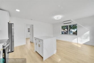 513 SW 15th St in Fort Lauderdale, FL - Foto de edificio - Building Photo