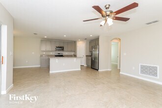 237 Southern Breeze Lp in Winter Haven, FL - Building Photo - Building Photo