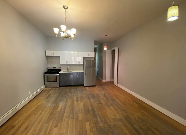 148 Woodruff Ave, Unit 2