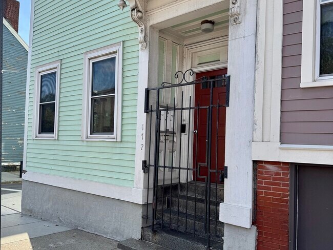 172 Bunker Hill St in Boston, MA - Building Photo - Building Photo
