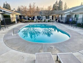 303 E Bullard Ave in Fresno, CA - Building Photo - Building Photo