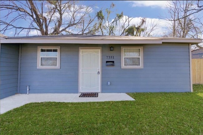 7351 Calais Rd in Houston, TX - Building Photo - Building Photo