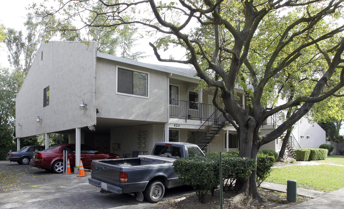 620 Adams St in Davis, CA - Building Photo