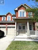 1063 Warby Trail in Newmarket, ON - Building Photo