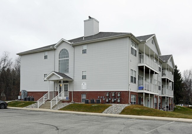 Coral Ridge Apartments in Temperance, MI - Building Photo - Building Photo