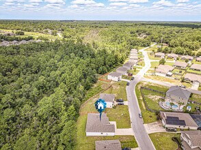 4902 Kensington Ln in Crestview, FL - Building Photo - Building Photo