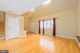 18 Hanover Ct in Princeton, NJ - Building Photo - Building Photo
