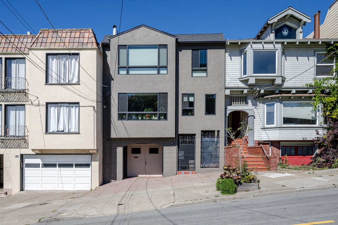 2373 24th Ave, Unit A in San Francisco, CA - Building Photo