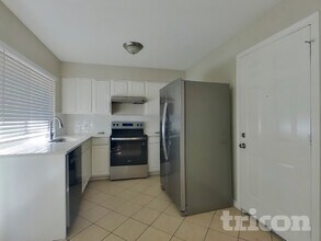 1718 Kingston Dr in Lewisville, TX - Building Photo - Building Photo