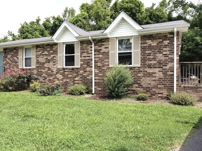 2331 Cooper Terrace in Nashville, TN - Building Photo