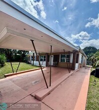 1528 NE Sunview Terrace in Jensen Beach, FL - Building Photo - Building Photo
