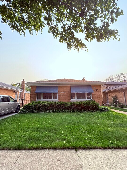 7518 Keeler Ave in Skokie, IL - Building Photo