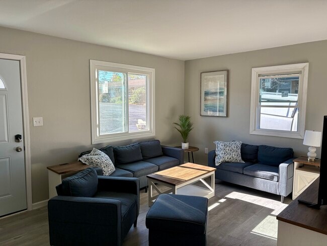 7560 Mentor Ave, Unit 001 in Mentor, OH - Building Photo - Building Photo