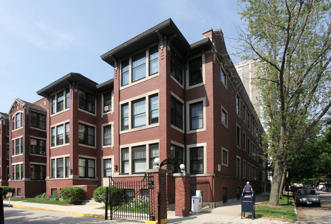 5400-5402 S East View Park