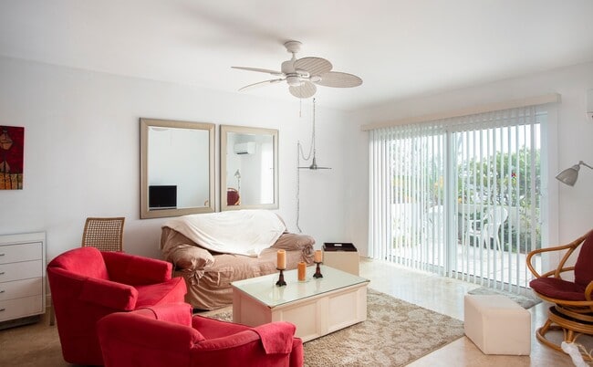 property at 2601 S Roosevelt Blvd