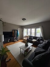 1025 E Hamilton St, Unit Lower in Milwaukee, WI - Foto de edificio - Building Photo