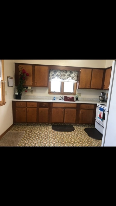 1202 W South St in Winterset, IA - Foto de edificio - Building Photo