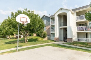 Haven Pointe Apartments in West Haven, UT - Building Photo
