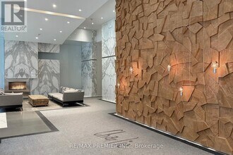 8 Charlotte St in Toronto, ON - Building Photo - Building Photo