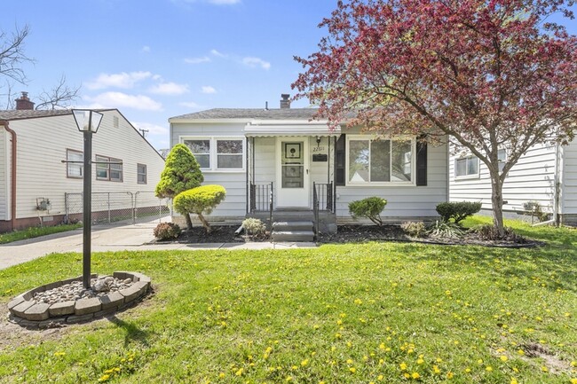 property at 22611 Hillock Ave