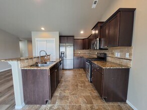 566 Jordan Ln in Richland, WA - Building Photo - Building Photo