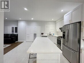 71 Ralph Chalmers Ave in Markham, ON - Building Photo - Building Photo