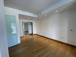 438 W 37th St in New York, NY - Building Photo - Building Photo