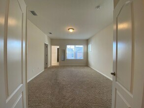 1453 Resolute St in Kissimmee, FL - Foto de edificio - Building Photo