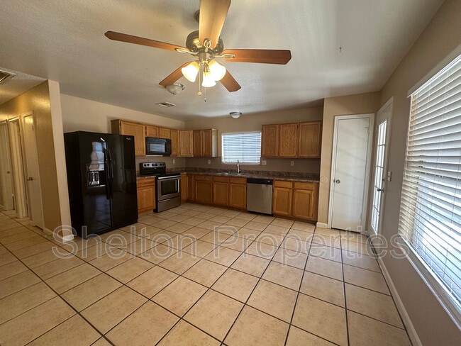 5028 N 102nd Ave in Glendale, AZ - Building Photo - Building Photo