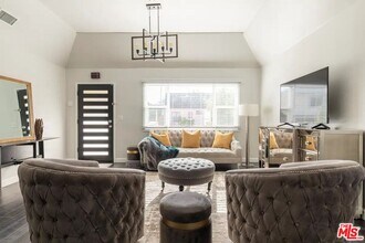 1207 Reynolds Dr in Glendale, CA - Building Photo - Building Photo