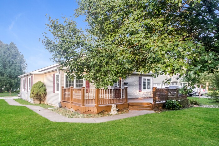 102 Green Acre Dr in Brownsburg, IN - Building Photo