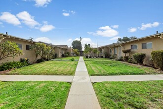 7762 Ronald Dr in Huntington Beach, CA - Building Photo - Building Photo