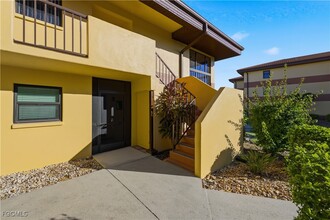 6150 Whiskey Creek Dr in Ft. Myers, FL - Foto de edificio - Building Photo