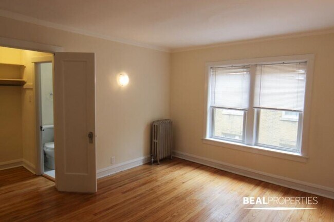 2106 W Ainslie St in Chicago, IL - Building Photo - Building Photo