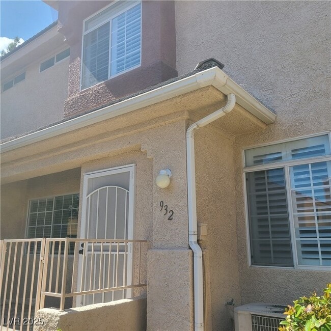 property at 932 Dusty Creek St