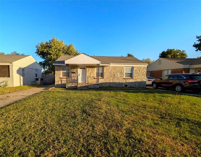 221 E Myrtle Dr