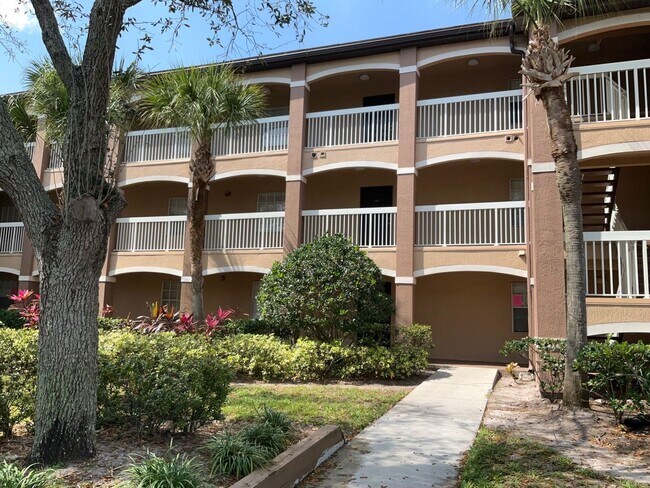 property at 13905 Fairway Island Dr