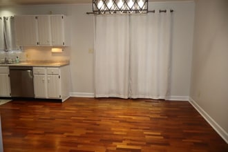 3809 W Rollins Rd in Columbia, MO - Foto de edificio - Building Photo