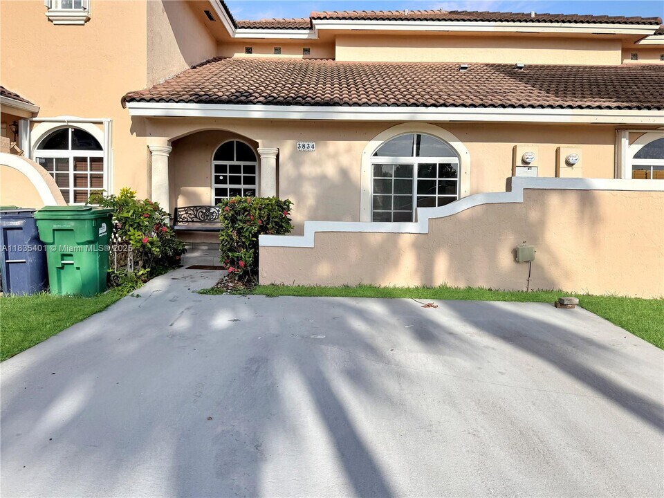 3834 SW 153rd Pl in Miami, FL - Building Photo
