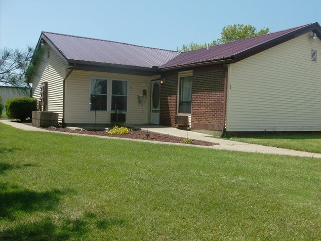 McArthur Manor Apartments in Mcarthur, OH - Building Photo - Building Photo