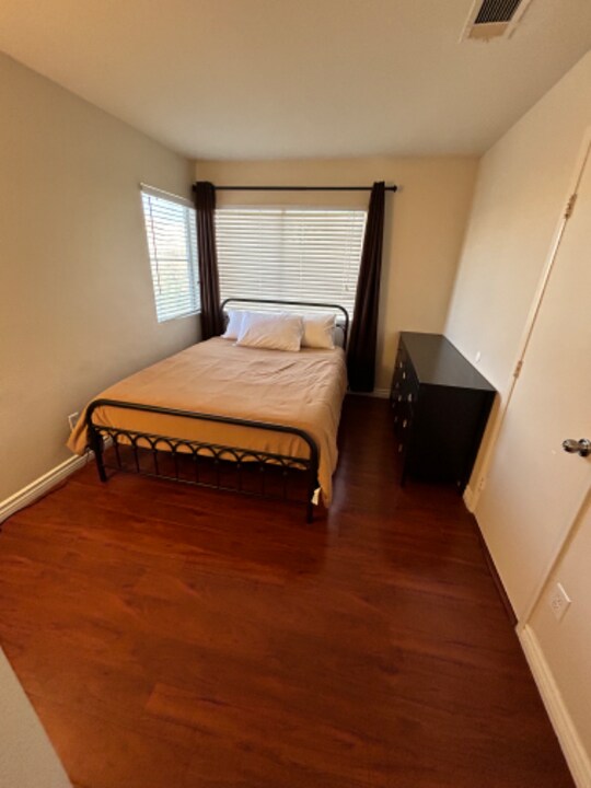 1746 Gatepost Ave in North Las Vegas, NV - Building Photo