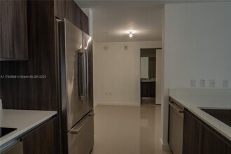 488 NE 18th St, Unit 1809 in Miami, FL - Building Photo - Building Photo