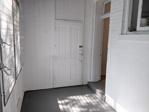 1405 W Jarvis Ave in Chicago, IL - Building Photo - Building Photo