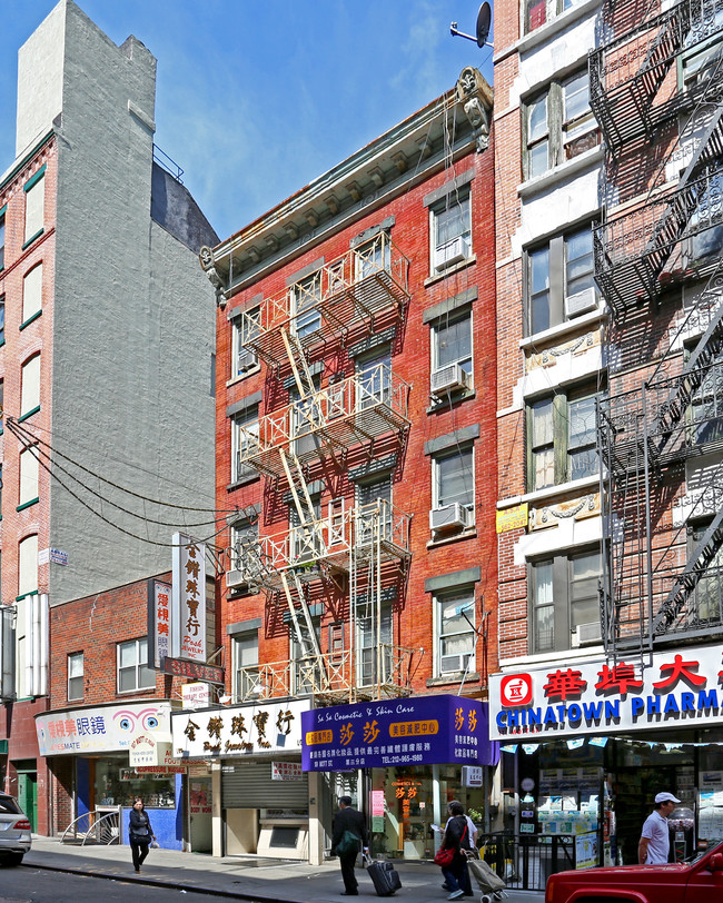 109 Mott St in New York, NY - Building Photo - Building Photo