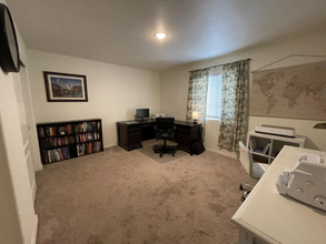 1609 Cassandra Ln in Belen, NM - Foto de edificio - Building Photo
