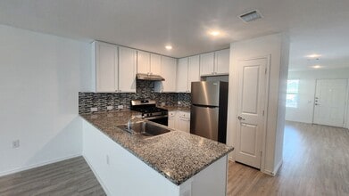 10234 Asta Trl in San Antonio, TX - Building Photo - Building Photo